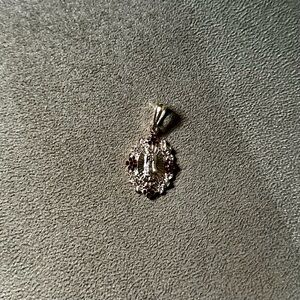 🌿Lady Guadalupe Gold Floral Pendant🌿